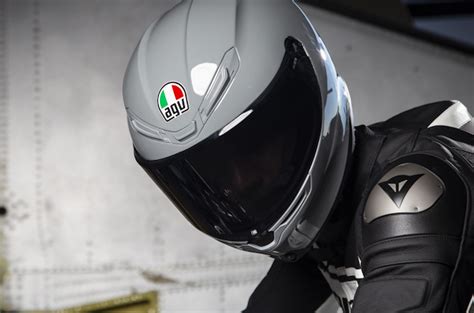 If you are just getting into the world of motorcycles, you may be wondering: 5 things to consider when buying a motorcycle helmet ...