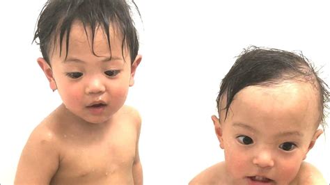 【お風呂】ふたごとお風呂🛁ママ1人で双子赤ちゃんをお風呂に入れる方法をご紹介！ Youtube