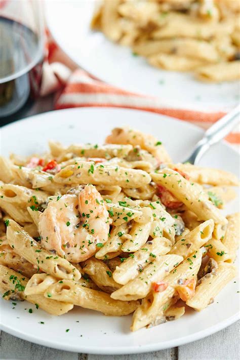 Substitute 1 pound fresh extra large shrimp, shelled and deveined for the chicken. Easy Shrimp Alfredo - an Easy Recipe for Shrimp Pasta