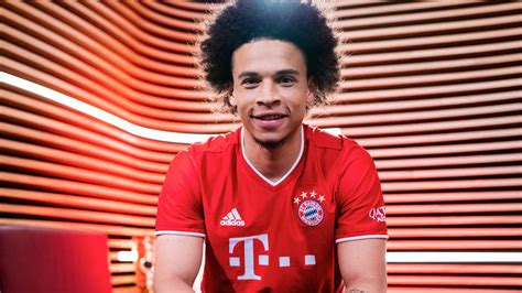 Social media contest rules leroy sané. FC Bayern München: Leroy Sané feiert Trainings-Premiere ...