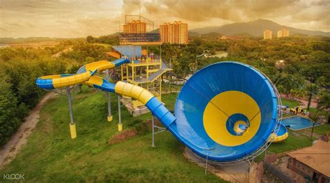 Popular with malaysian and singaporean tourists, it is a family oriented park: A'Famosa Water Theme Park Ticket in Melaka, Malaysia
