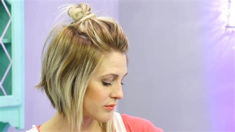 How To Do A Half Up Messy Bun With Short Hair Hack Youtube