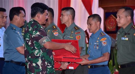 Marinir Terima Piagam Penghargaan Panglima Tni Trisulanews