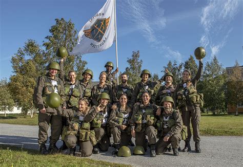 Nå avslører tv 2 hvem som skal delta i årets utgave. TV 2 klar med ny kjendis-reality - disse skal være med i ...