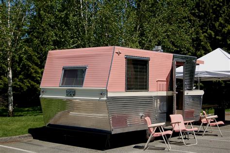 1961 Holiday House Pink With White Trim Vintage Trailers Holiday