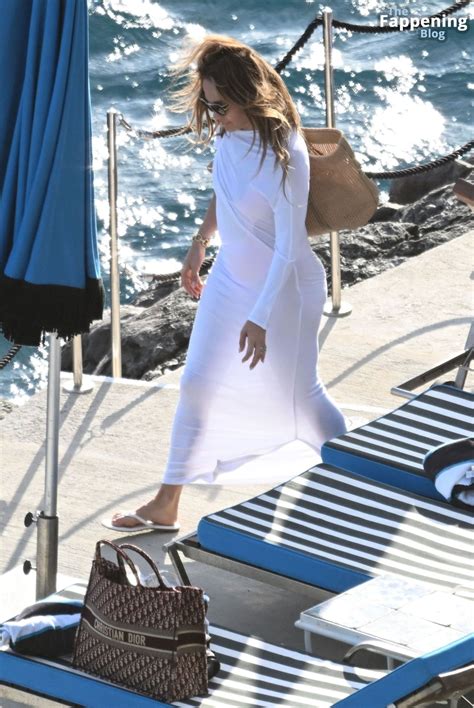 Jennifer Lopez Takes In The Glorious Italian Sunshine During Her