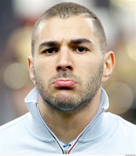 Generally most of the top apps on android store have rating of 4+. karim-benzema-wallpaper (2)