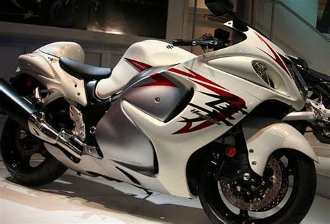 It has won the hearts of many bike lovers due to its extraordinary. Suzuki Hayabusa 2021: PRICES, Specs, Consumption and Photos