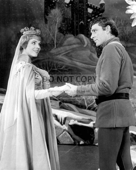 Richard Burton And Julie Andrews In Camelot 8x10 Publicity Photo Da905 Ebay Julie