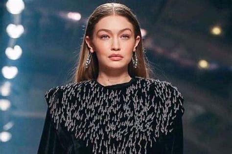 Gigi Hadid Pregnancy Updates The Star Model Shares Her Baby Bump For