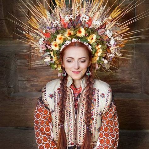 ウクライナ女性の伝統衣装05 Floral Headdress Flower Crown Floral