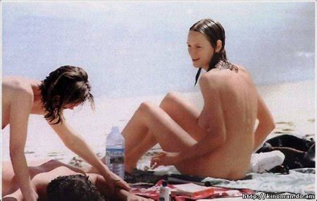 Актриса Ума Турман голая на пляже ФОТО Весь мир порно и эротики в