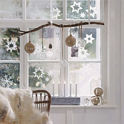 25 Awesome Christmas Window Decor Ideas Page 5 Of 25 Seshell Blog