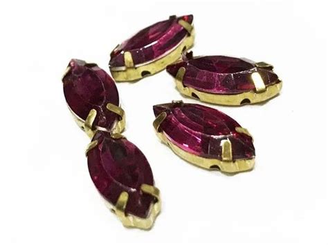 Fuchsia Pink Eye Resin Stones With Catcher 15x7 Mm At Rs 21300