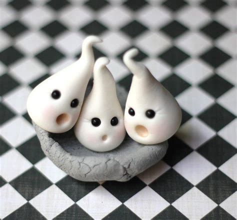 Fondant Cupcake Toppers Classic Vintage Halloween Ghosts Fondant