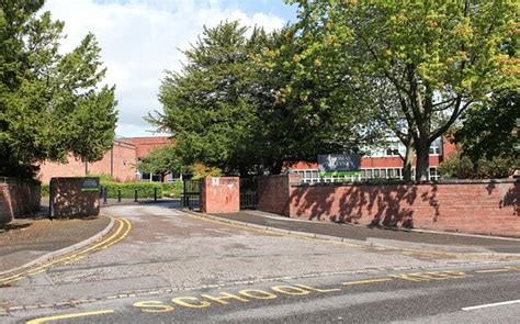 Primary School In Special Measures After Teacher Jailed For Grooming Girl Is Allowed To Volunteer