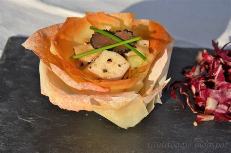 Stendere la pasta llo, tagliarla a quadrati di circa 12/14 cm e pennellarli con il burro fuso. Giuli Foodie, le mie ricette in cucina: Cestini con Pesce ...