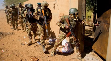 La direction de la mtcsl se réunit ce vendredi matin, 3 juin, pour prendre une décision. Mort de 24 soldats au Mali: deuil national de trois jours ...