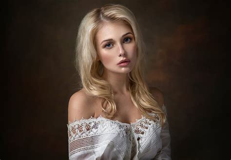 Look Girl Portrait Blonde Photographer Christina Dennis Drozhzhin