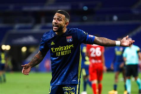 Dutch striker memphis depay is on his way to barcelona from lyon in a transfer worth. Memphis Depay on the brink of Barcelona switch - Football ...