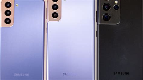 มีแค่ Samsung Galaxy S22 Ultra ที่ฝาหลังเป็นกระจก ส่วนที่เหลือใช้พลาสติก