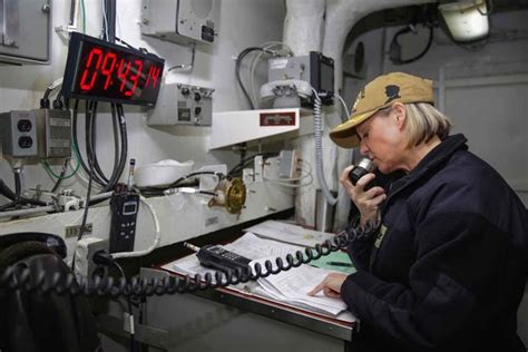 first woman to command a nuclear powered aircraft carrier slated to lead uss abraham lincoln