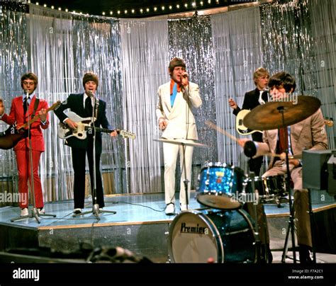 The Move Uk Pop Group In 1967 From Left Trevor Burton Roy Wood Carl