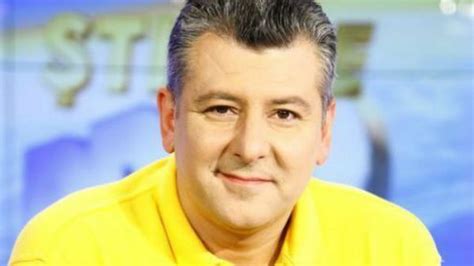 Daca nu se vade imaginea, dati dublu click sa faceti ecranul mare! De o frumuseţe clasică. Cum arată soţia lui Mihai Dedu ...