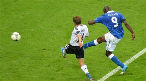 Final de la eurocopa 2012 disputada en el estadio olímpico de kiev, lleno, ante la presencia de 64.000 espectadores. Eurocopa 2012: Italia gana a Alemania y jugará la final ...