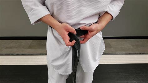 How To Tie Your Belt In Taekwondo Youtube