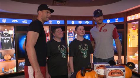 Nba Players Brook And Robin Lopez Celebrate Halloween At Nba Experience