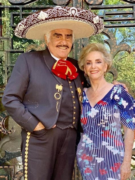 Considered the king of the rancheros, fernández's romantic, nostalgic sound typifies old mexico. Vicente Fernández Jr. tiene coronavirus