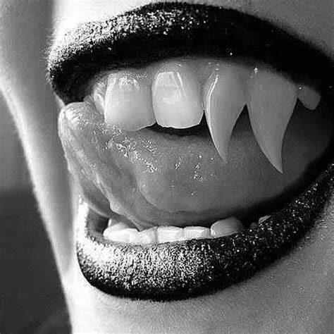 Pin By Jessi On Htog Vampire Vampire Fangs Black Lips
