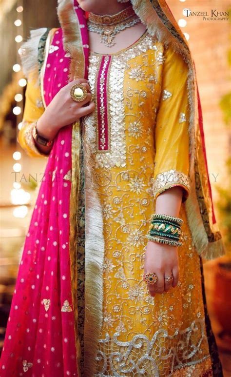 New Designs For Pakistani Mehndi Dresses Desi Girls Pakistan