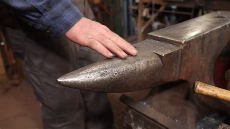 Parts Of An Anvil Taking A Closer Look Youtube