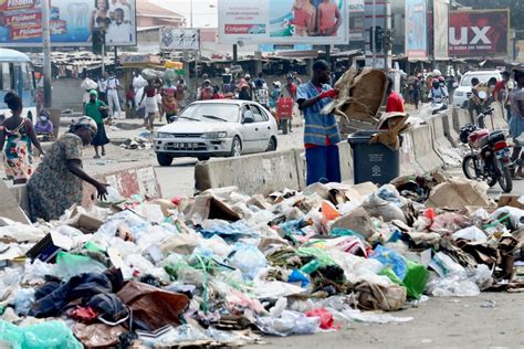Angola Lixo Em Luanda Com Dias “contados”