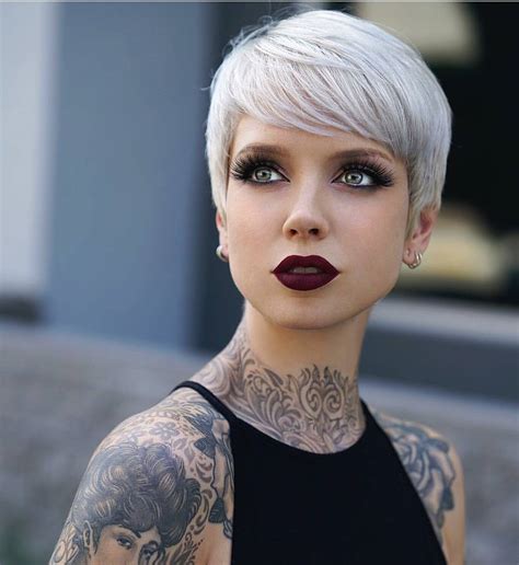 10 Best Short Straight Hairstyle Trends 2020