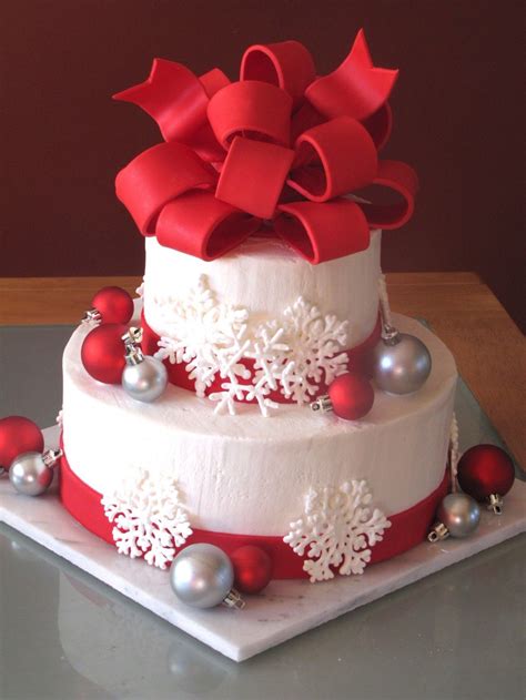 2 Tier Christmas Wedding Cake Danielle Howerton Torta Nuziale