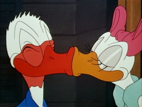 Donald Duck And Daisy Kissing Disneytoonlanddonalds Crime 1945 Duck Cartoon Cartoon Pics