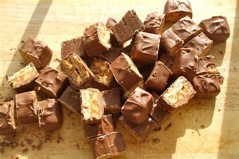 Смотреть что такое snickers в других словарях: SNICKERS! - Chocolate Photo (33741341) - Fanpop