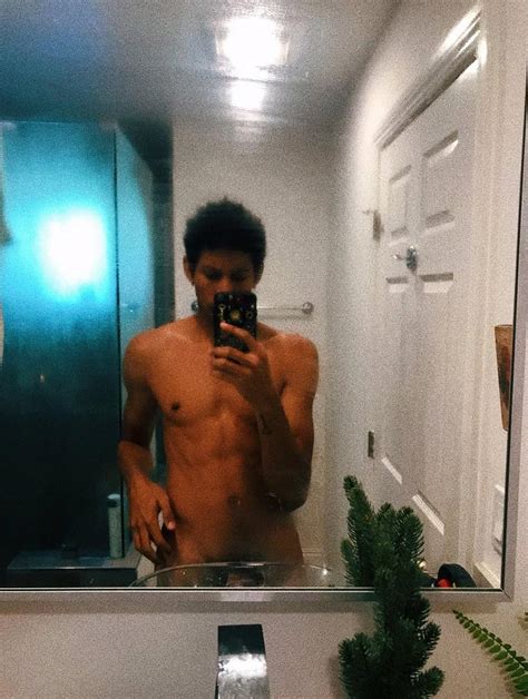 Keiynan Lonsdale Nude Leaked Pics And Jerking Off Porn