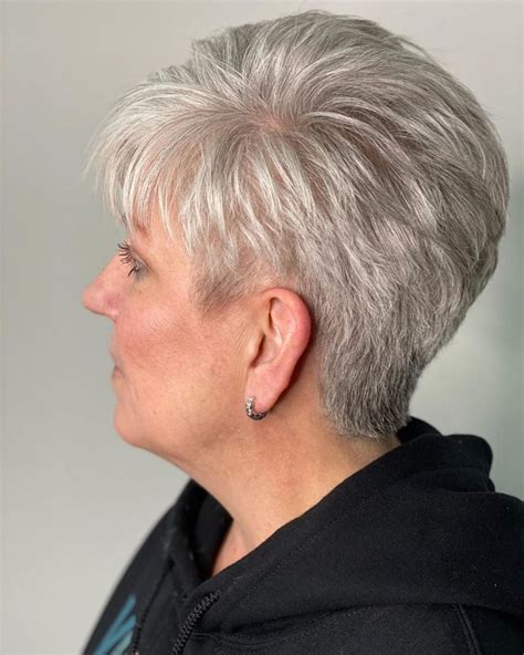 17 Trendiest Pixie Haircuts For Women Over 50 Short Spiked Hair