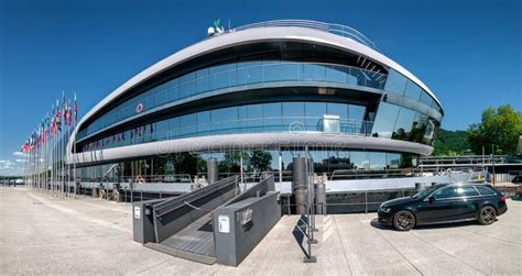 Bank austria öffnungszeiten in bregenz. BREGENZ, VORARLBERG, AUSTRIA - Januar 2018: Floating Open ...