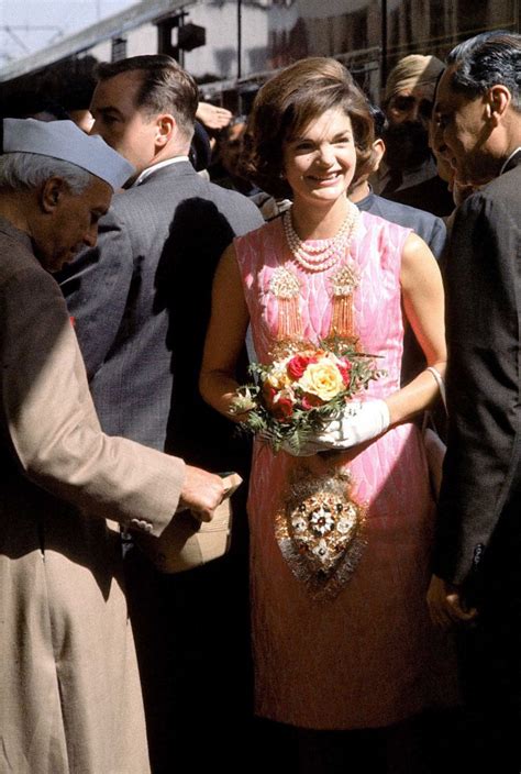 jackie kennedy photos of the first lady on a 1962 visit to india