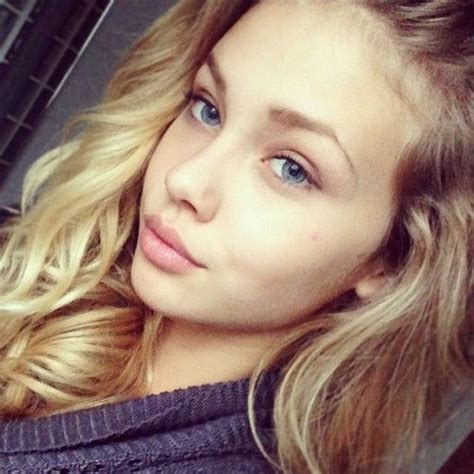 Girl And Hanna Edwinson Bild With Images Blonde Beauty Beautiful