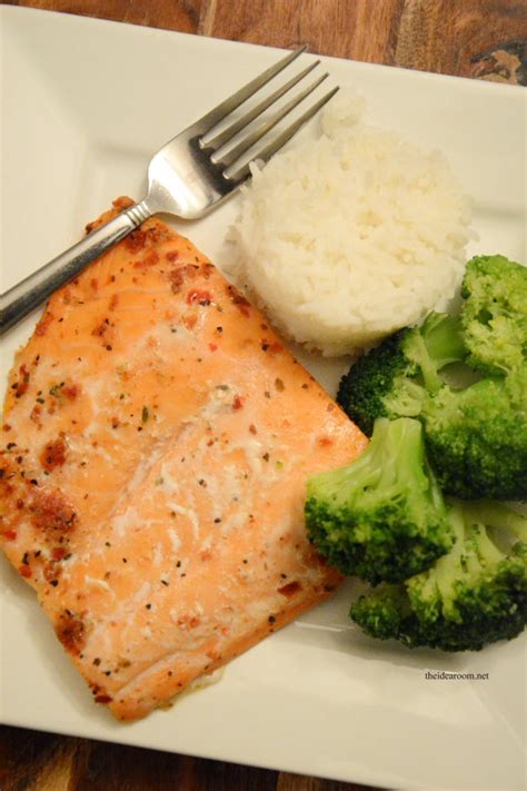 Place the fish in a glass dish covered in olive oil and 1/4 cup of water skin side down. Baked Salmon Recipe - The Idea Room