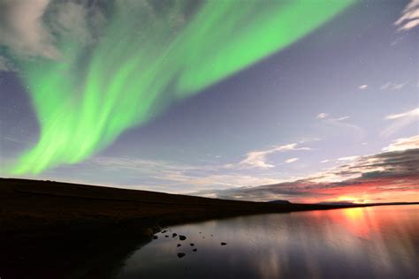 Hot In Iceland Volcanic Eruptions Meet The Aurora