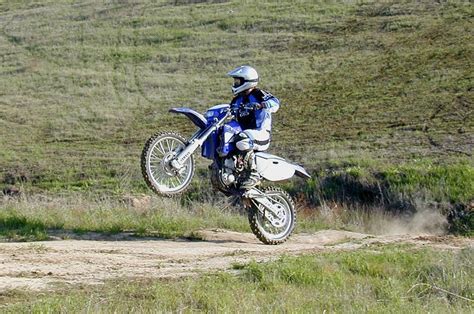 Larger packing volume is stronger, lighter and has better tire clearance than conventional designs. YAMAHA WR 250F specs - 2000, 2001, 2002, 2003, 2004, 2005 ...