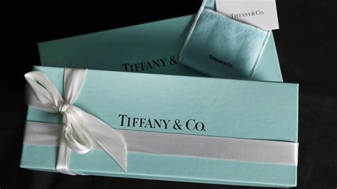 Tiffanys Blue Boxes Are Red Hot On The Black Market — Quartz
