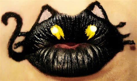 Animals On Lips Lips Art 14 Pics Curious Funny Photos Pictures